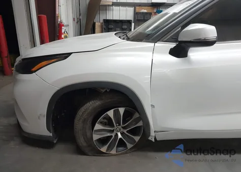 2023 Toyota Highlander Xle z USA, uszkodzony, nr VIN 5TDKDRAH6PS003112